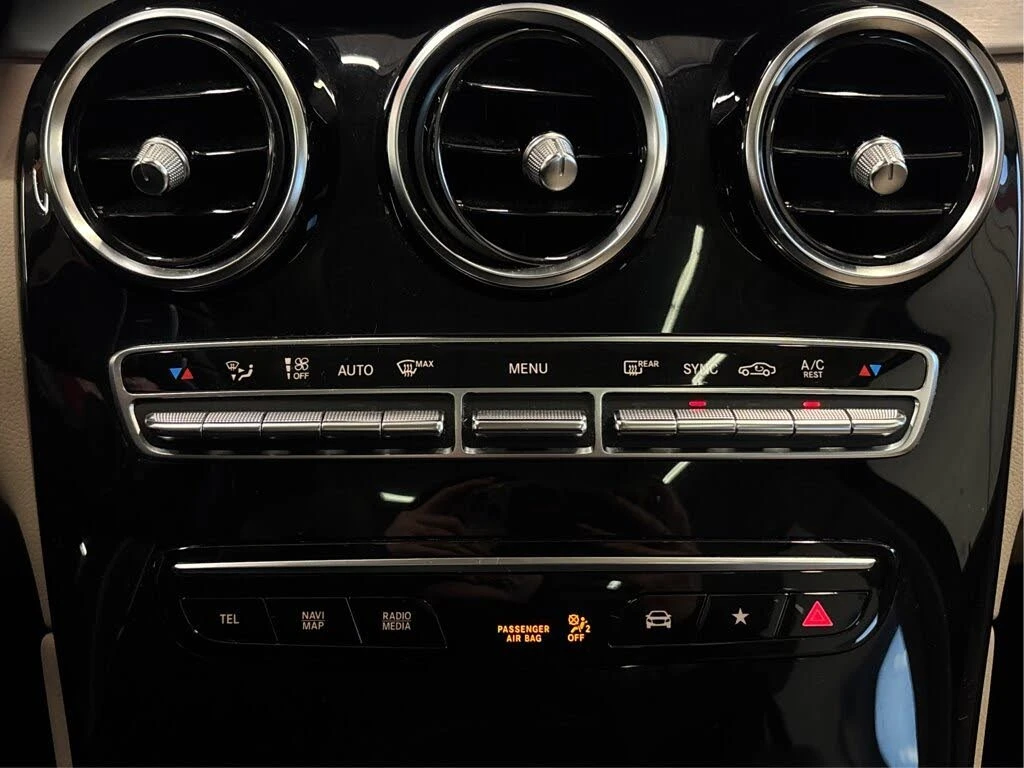 Mercedes-Benz GLC 300 4MATIC* АвтоКредит* (ЦЕНА ДО БГ)* , снимка 17 - Автомобили и джипове - 54005627