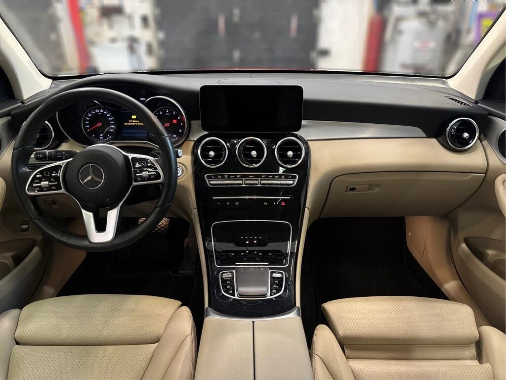 Mercedes-Benz GLC 300 4MATIC* АвтоКредит* (ЦЕНА ДО БГ)* , снимка 11 - Автомобили и джипове - 54005627