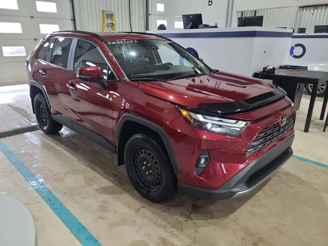 Toyota Rav4 LIMITED| ОБДУХВАНЕ| 360 КАМЕРИ| PANORAMA| 2 КЛЮЧА|, снимка 2 - Автомобили и джипове - 54108011