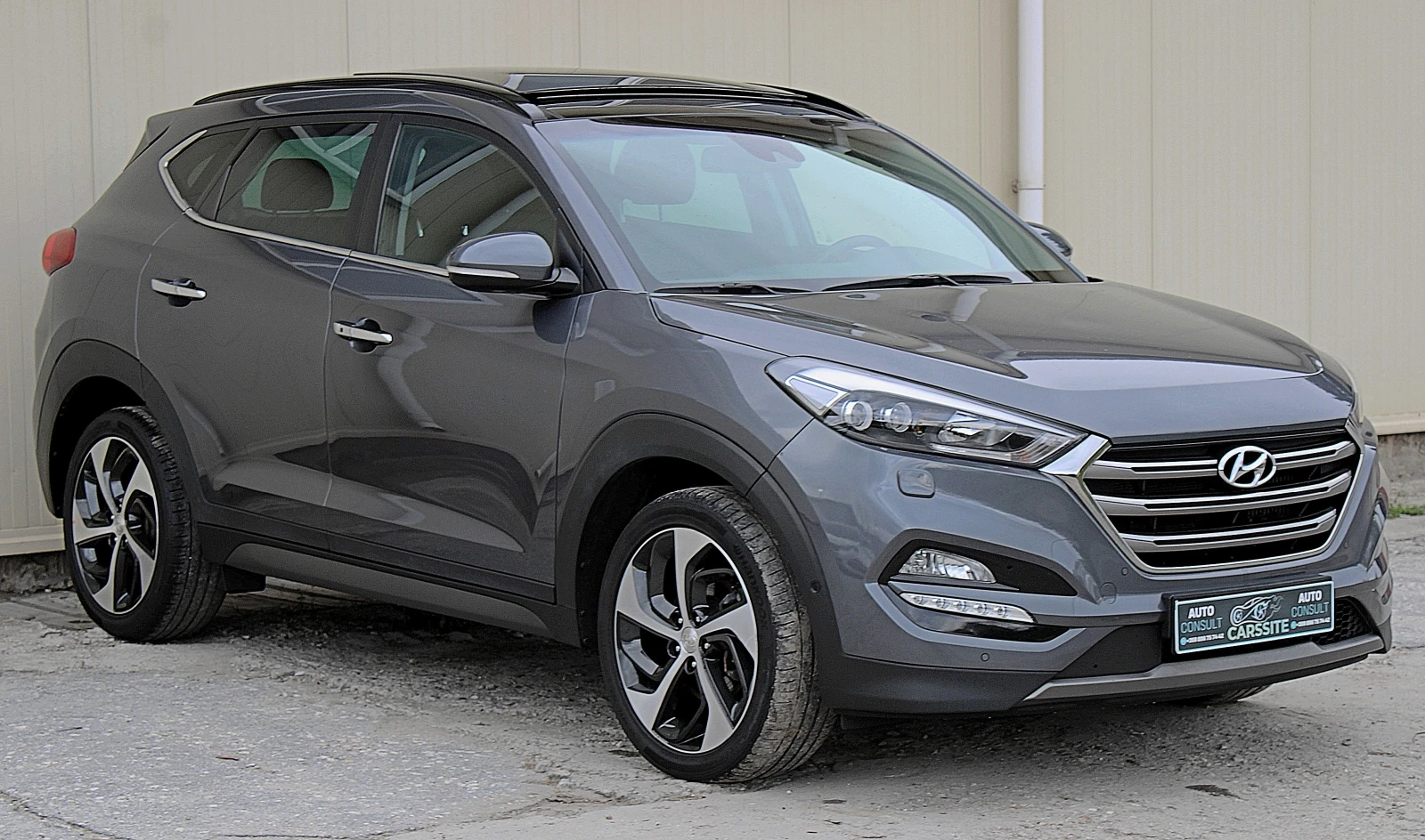 Hyundai Tucson 2.0CRDI/4x4/DISTRONIC/KAMERA/PANORAMA/KEYLESS GO, снимка 3 - Автомобили и джипове - 54402648