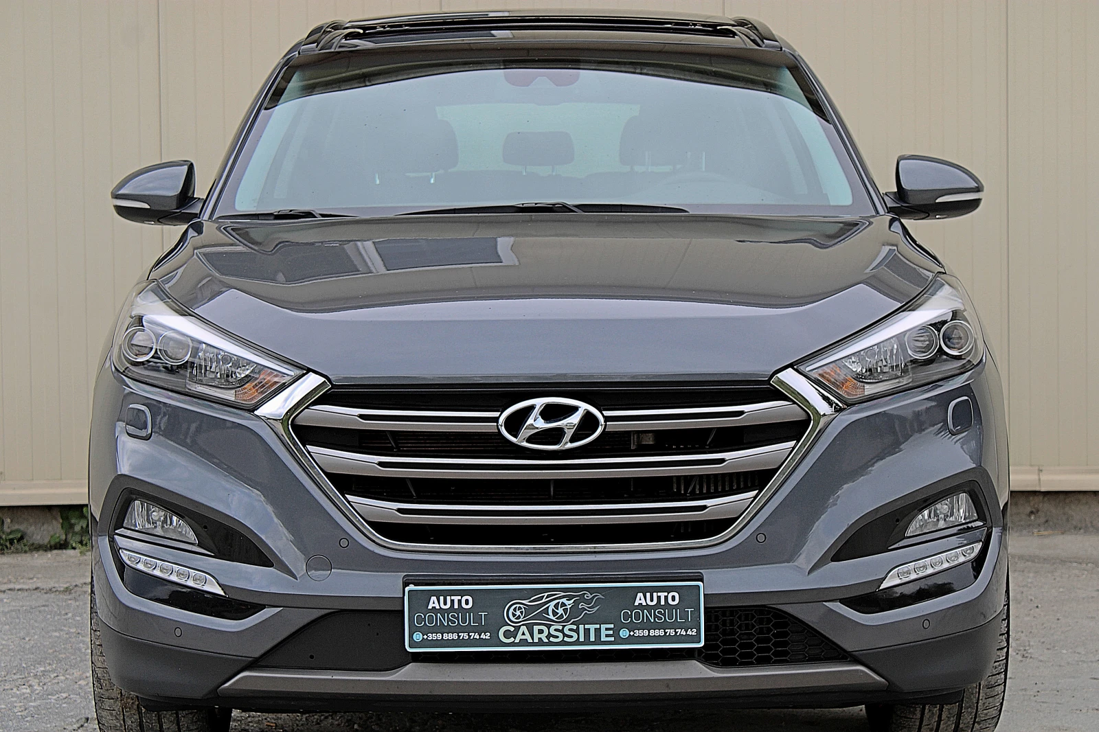 Hyundai Tucson 2.0CRDI/4x4/DISTRONIC/KAMERA/PANORAMA/KEYLESS GO, снимка 2 - Автомобили и джипове - 54402648