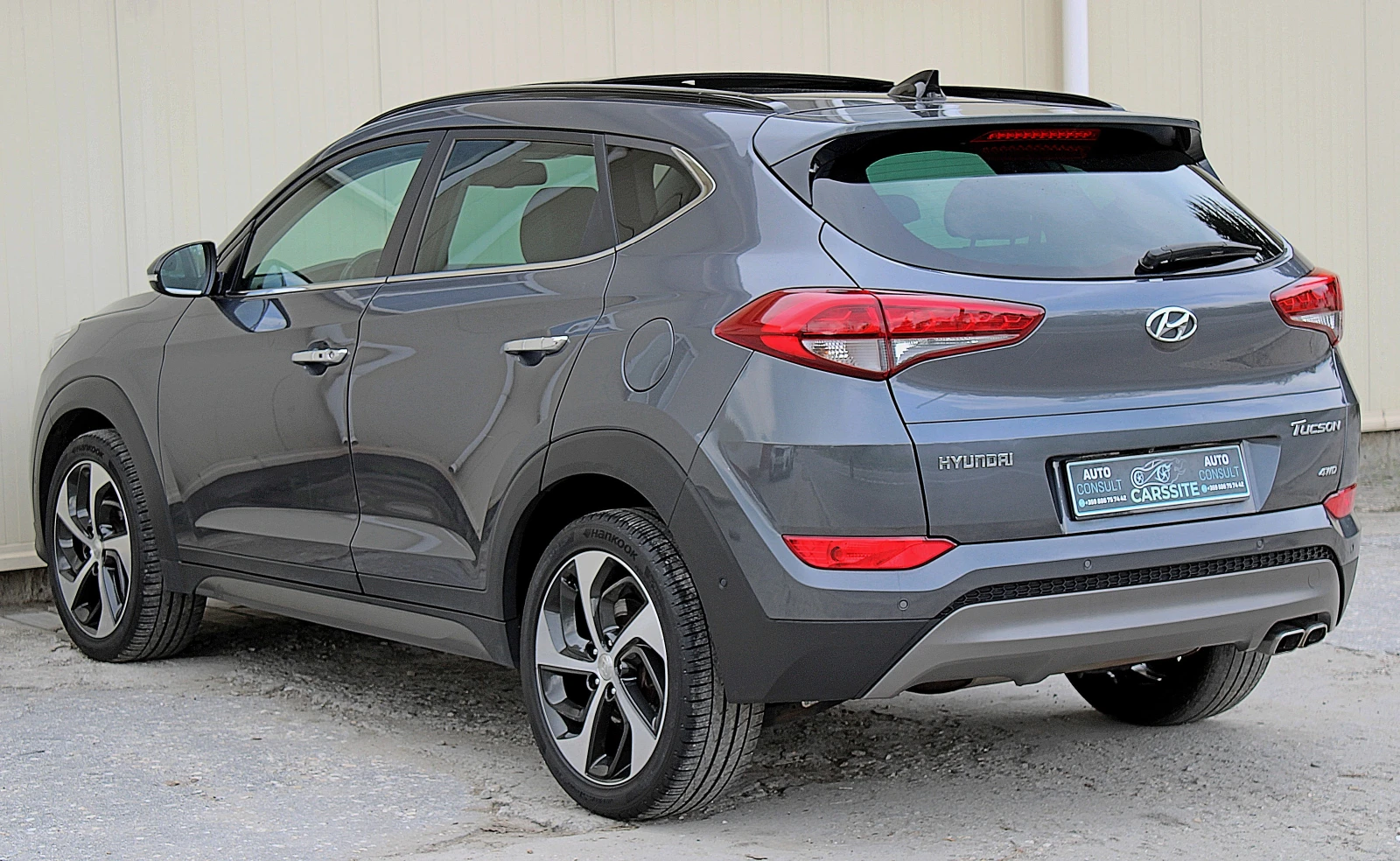 Hyundai Tucson 2.0CRDI/4x4/DISTRONIC/KAMERA/PANORAMA/KEYLESS GO, снимка 4 - Автомобили и джипове - 54402648