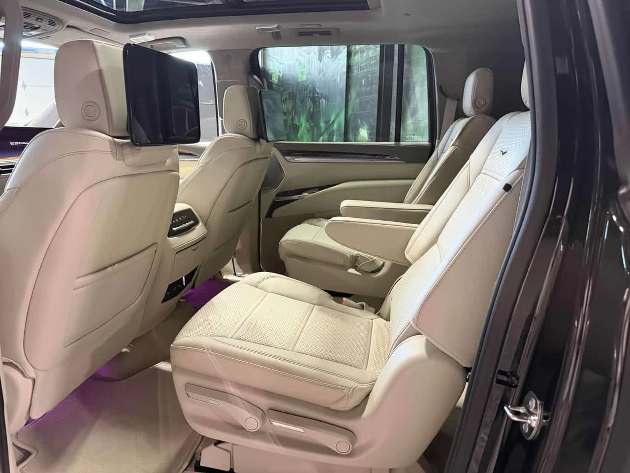 Cadillac Escalade * 4WD Platinum Sport * , снимка 11 - Автомобили и джипове - 54945024