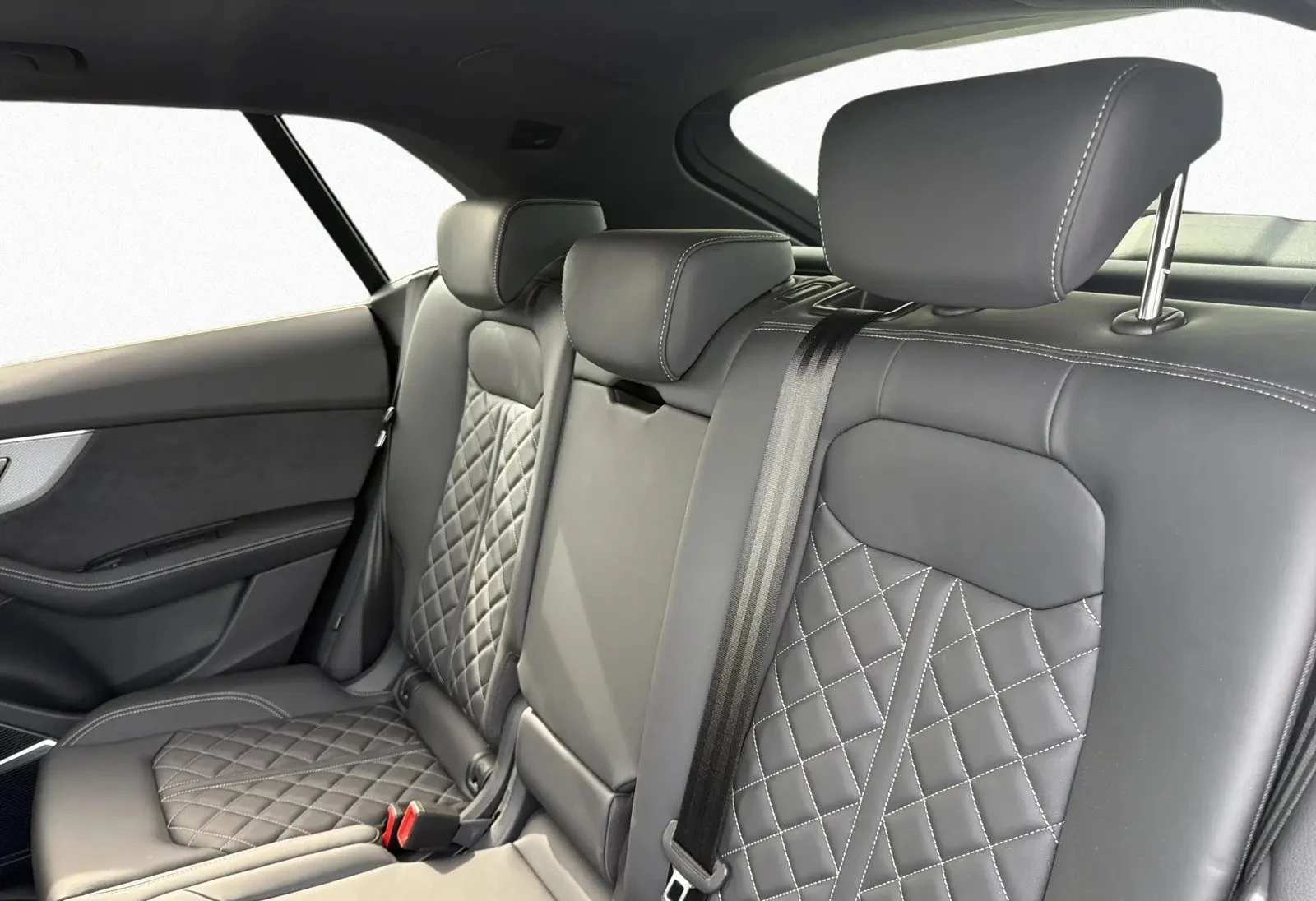 Audi Q8 60 TFSIe / S-LINE / BLACK OPTIC / B&O/ MATRIX/ HUD, снимка 14 - Автомобили и джипове - 56079055