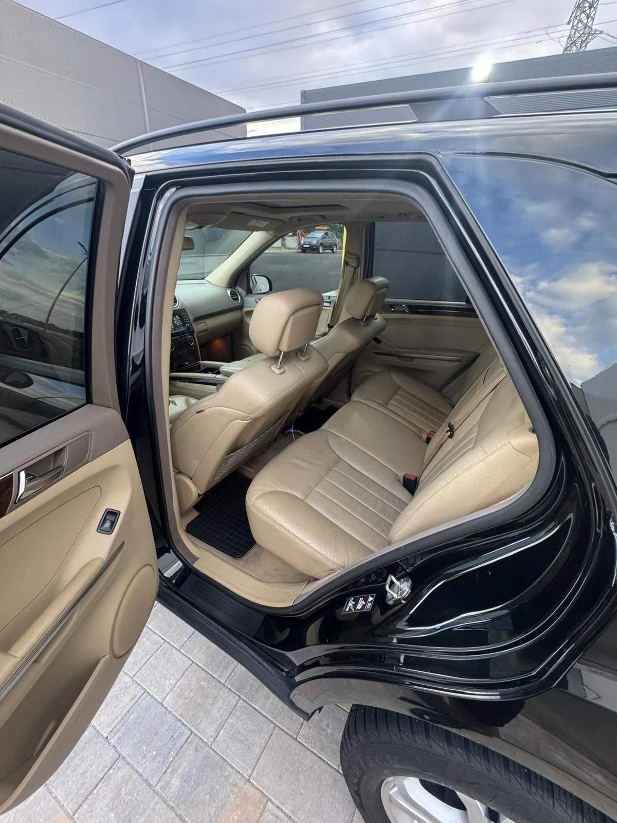 Mercedes-Benz ML 320, снимка 9 - Автомобили и джипове - 56167369