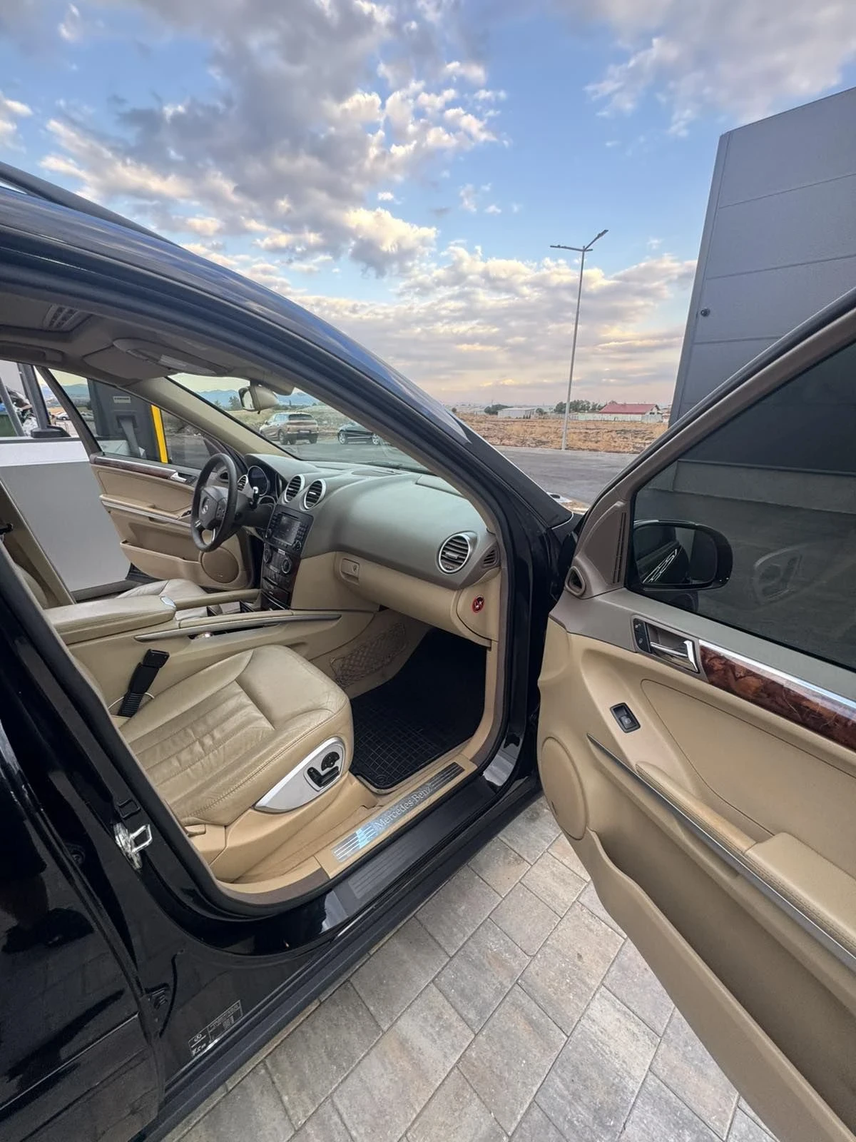 Mercedes-Benz ML 320, снимка 10 - Автомобили и джипове - 56167369