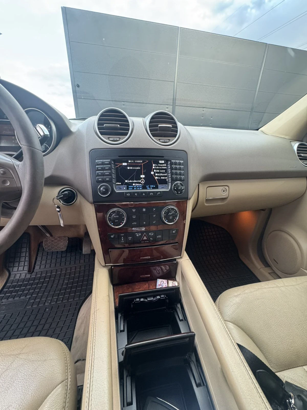 Mercedes-Benz ML 320, снимка 4 - Автомобили и джипове - 56167369