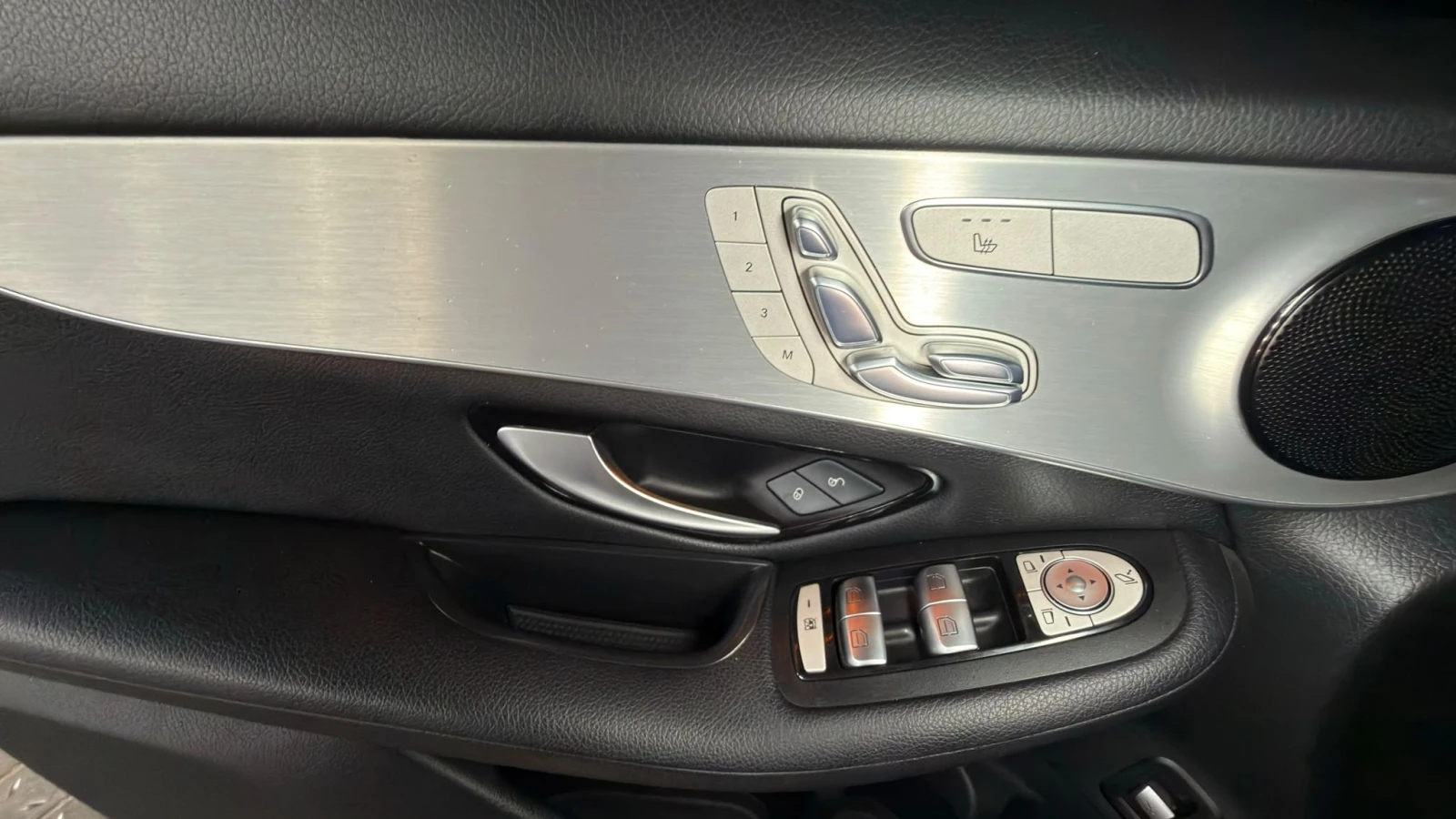 Mercedes-Benz GLC 220 220 d 4Matic   2017, снимка 7 - Автомобили и джипове - 56314444