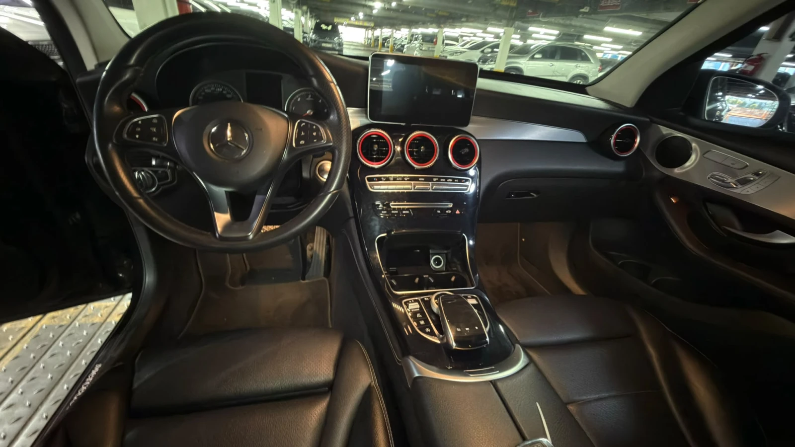 Mercedes-Benz GLC 220 220 d 4Matic   2017, снимка 8 - Автомобили и джипове - 56314444
