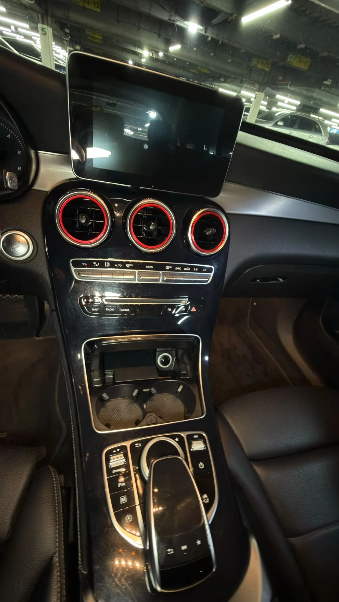 Mercedes-Benz GLC 220 220 d 4Matic   2017, снимка 11 - Автомобили и джипове - 56314444
