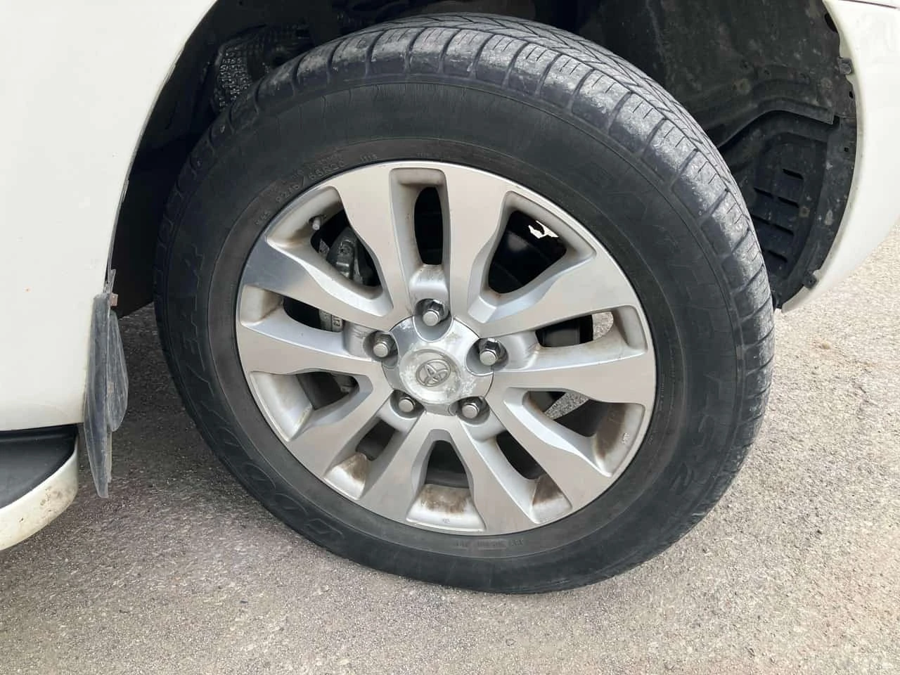 Toyota Sequoia * 4WD 4dr 5.7L Platinum * CARFAX | Mobile.bg � ����������� 7