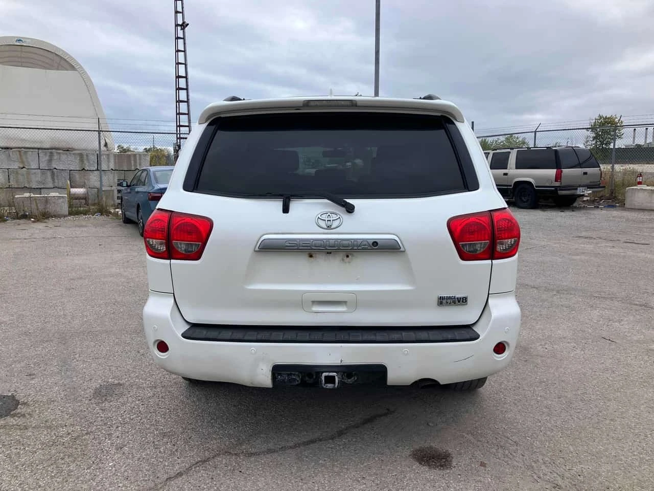 Toyota Sequoia * 4WD 4dr 5.7L Platinum * CARFAX | Mobile.bg � ����������� 4