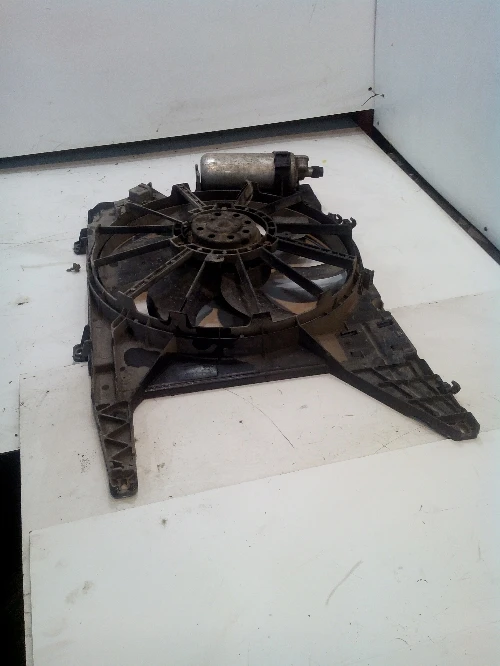 Перка радиатори Рено Меган 1.6 бензин