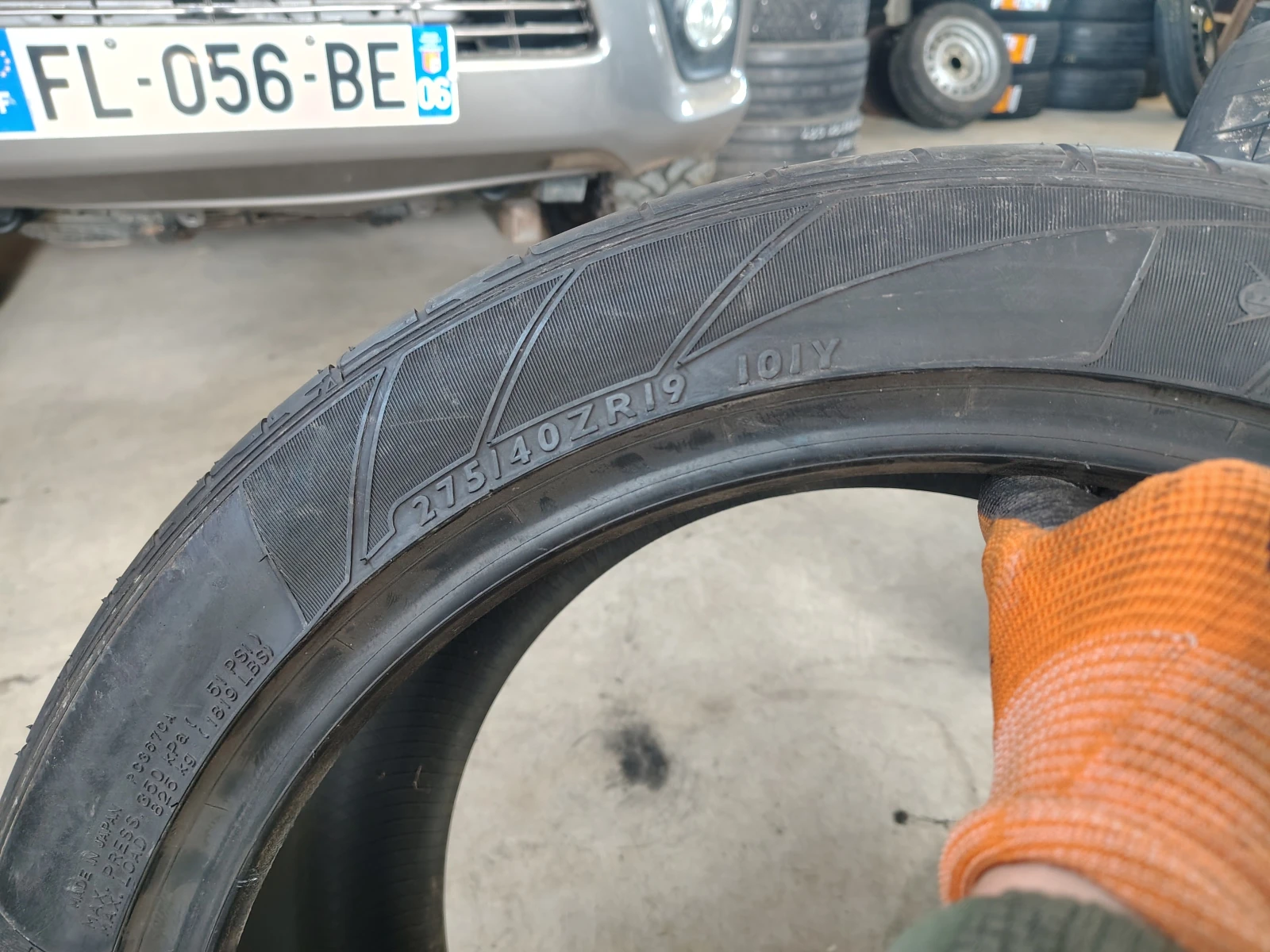 Гуми Летни 275/40R19, снимка 4 - Гуми и джанти - 55844411