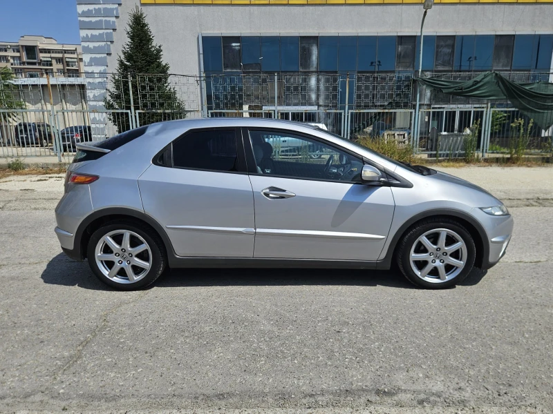 Honda Civic 1.8i-VTEC, снимка 4 - Автомобили и джипове - 47432295