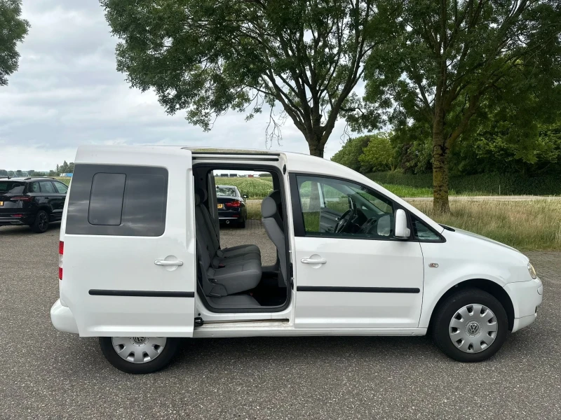 VW Caddy 1.6i klima, снимка 9 - Автомобили и джипове - 51185176