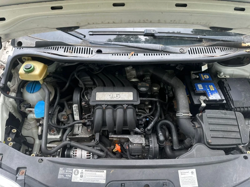 VW Caddy 1.6i klima, снимка 12 - Автомобили и джипове - 51185176