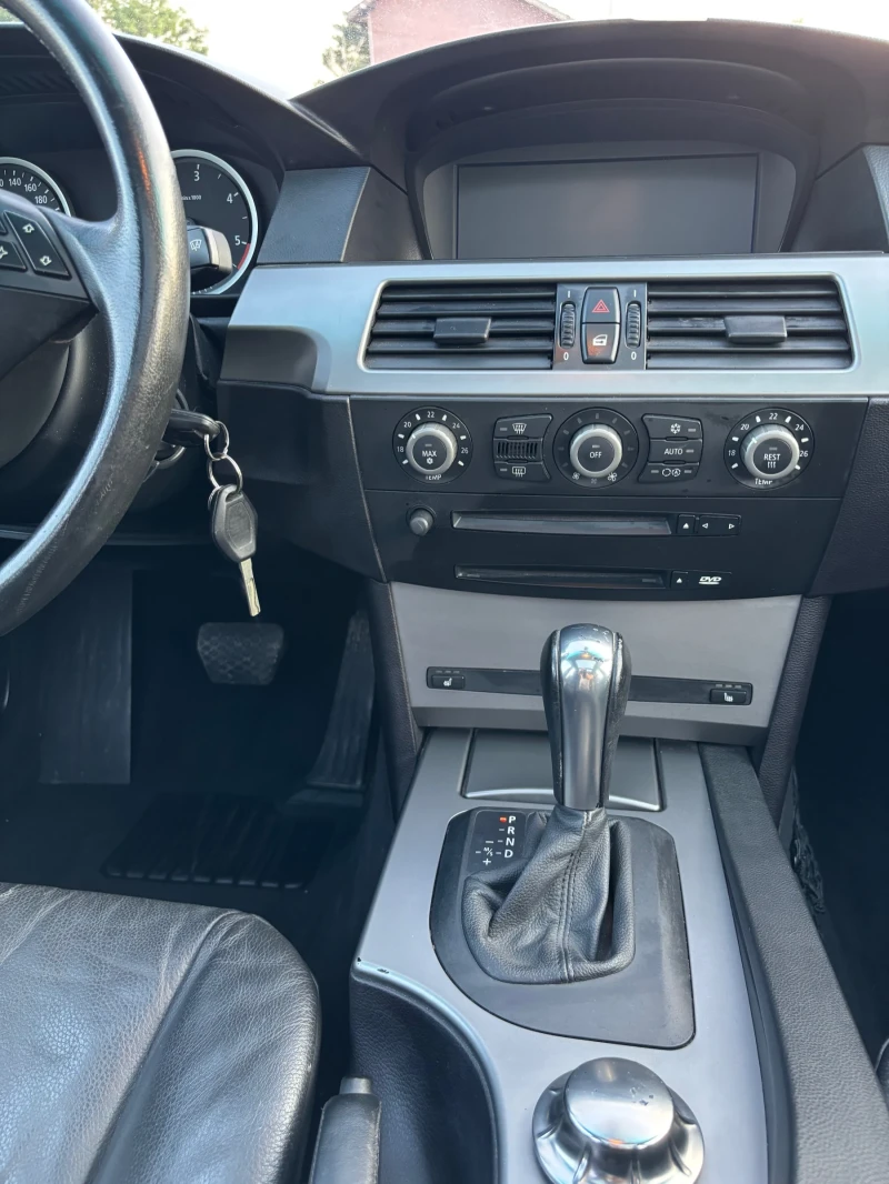 BMW 525, снимка 14 - Автомобили и джипове - 52306113