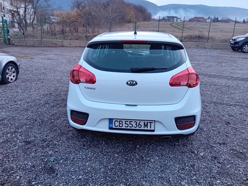 Kia Ceed 1.6 Бензин 135 к.с.Лизинг, снимка 4 - Автомобили и джипове - 52630958