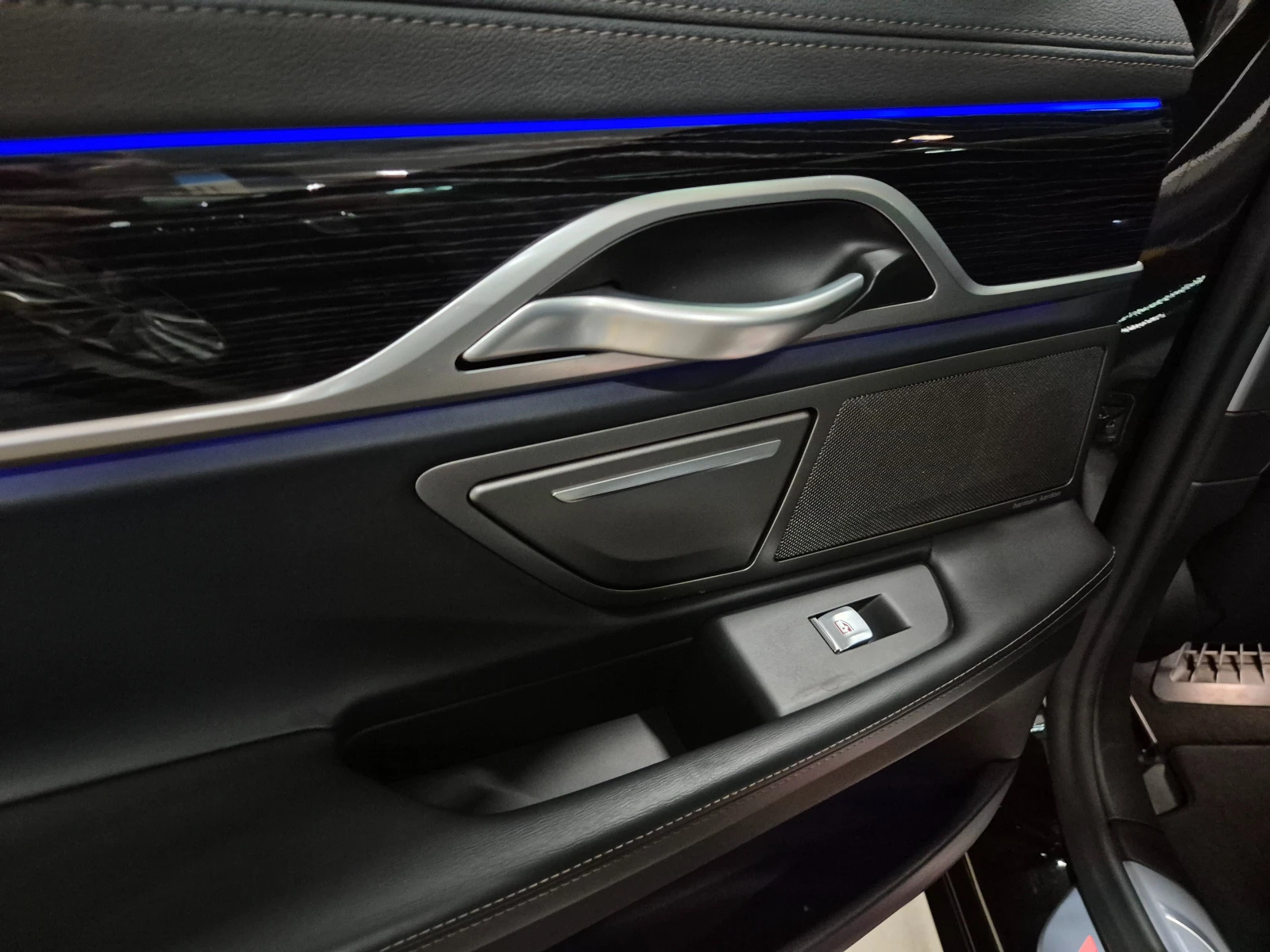 BMW 740 xDrive| Laser| Head Up| Line Assist| Massage| KeyG | Mobile.bg   14