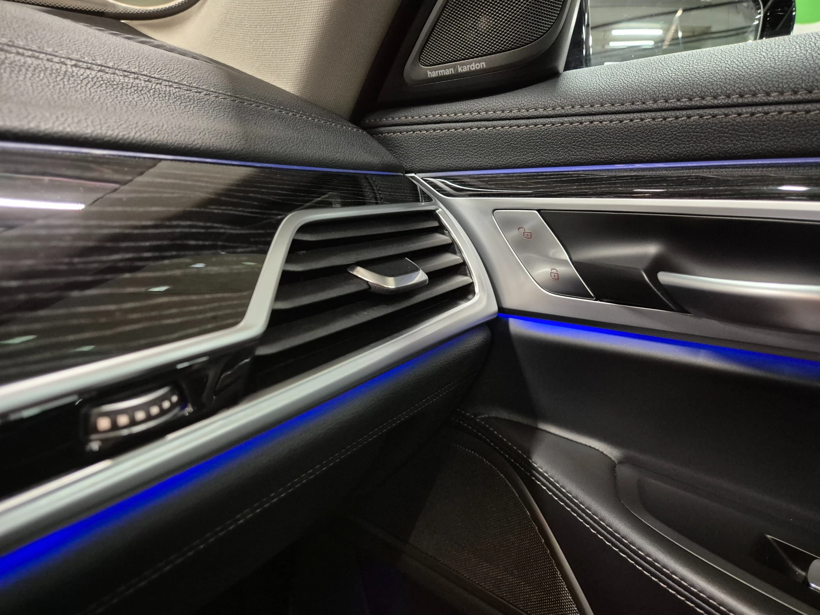 BMW 740 xDrive| Laser| Head Up| Line Assist| Massage| KeyG | Mobile.bg   11