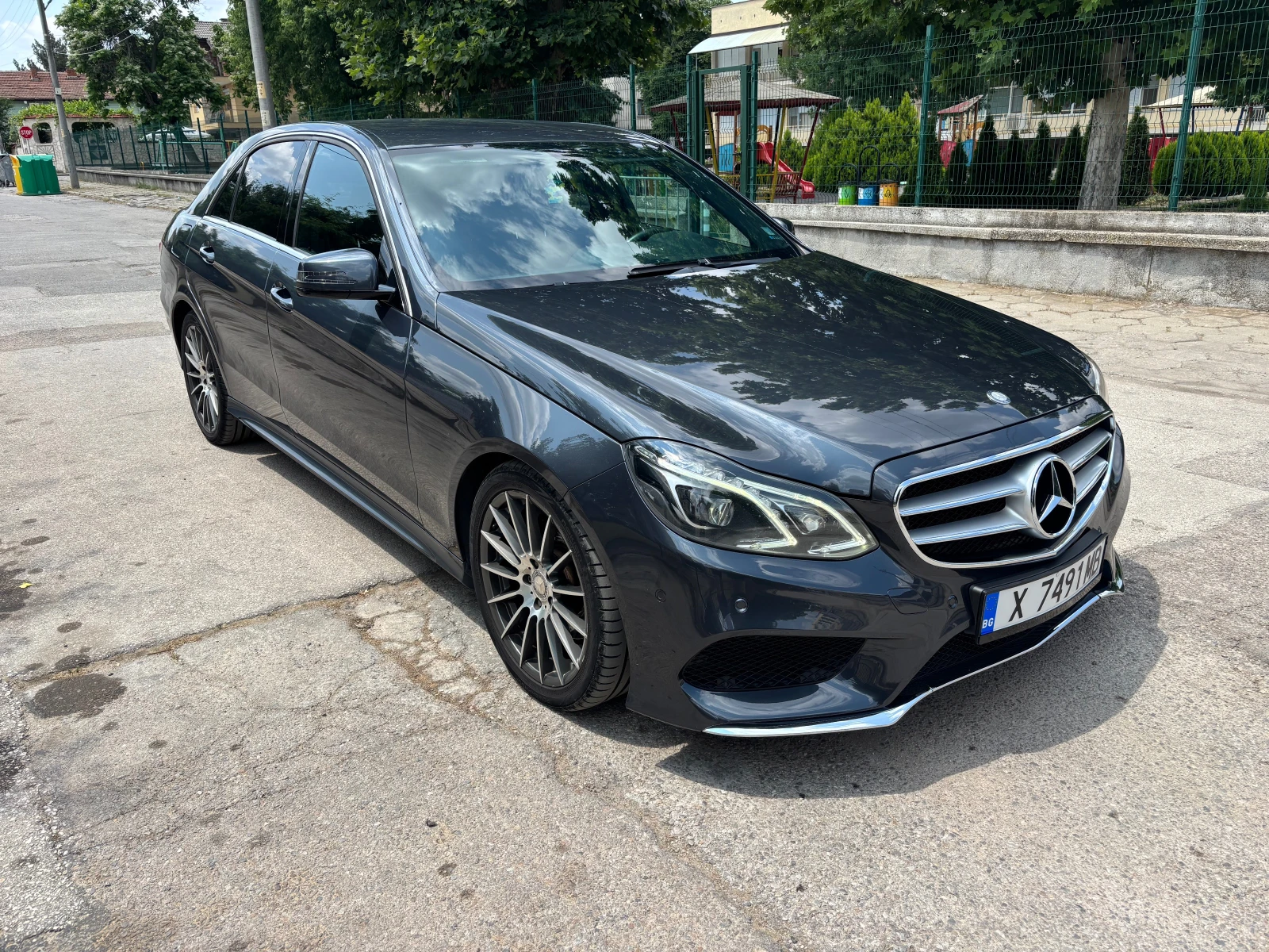 Mercedes-Benz E 300 AMG  - изображение 2