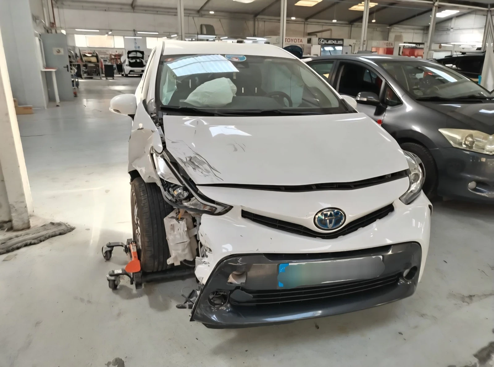 Toyota Prius PLUS + *  * 3  | Mobile.bg   3