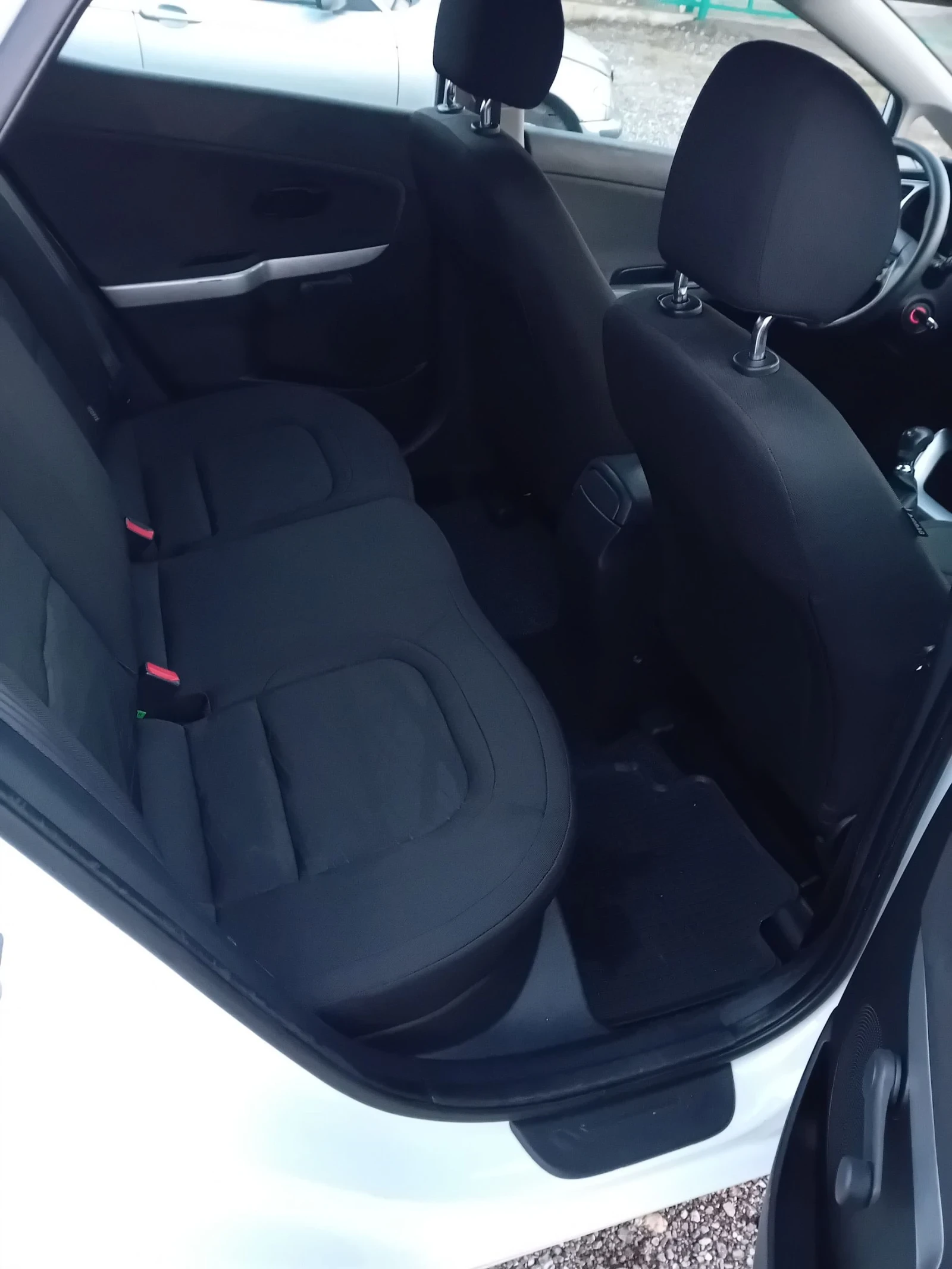 Kia Ceed 1.6 ������ 135 �.�.������ | Mobile.bg � ����������� 11