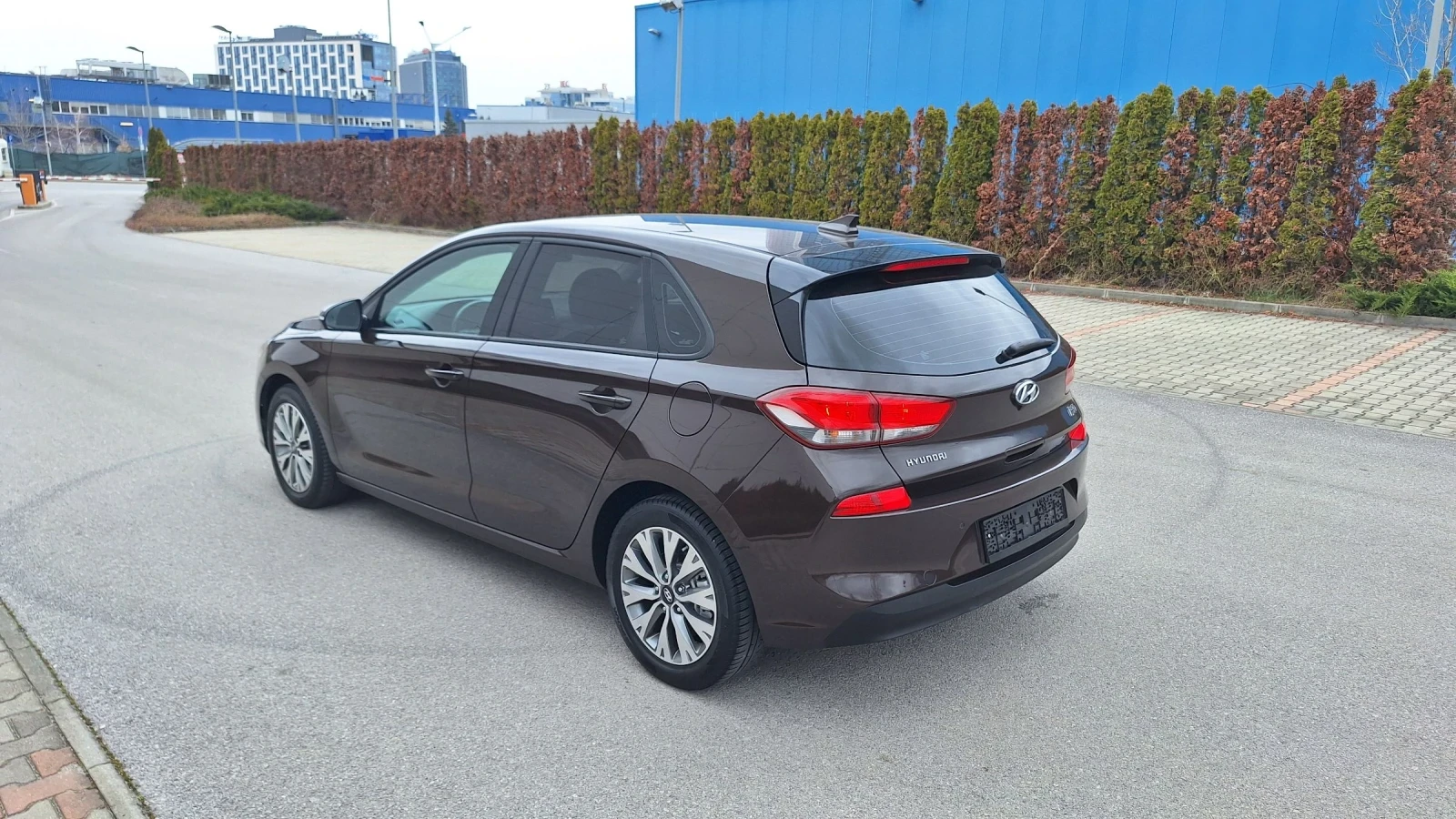 Hyundai I30 1.6-110кс.НАВИ-ПОДГРЕВ-LED-ПАРКТРОНИК, снимка 3 - Автомобили и джипове - 53893539