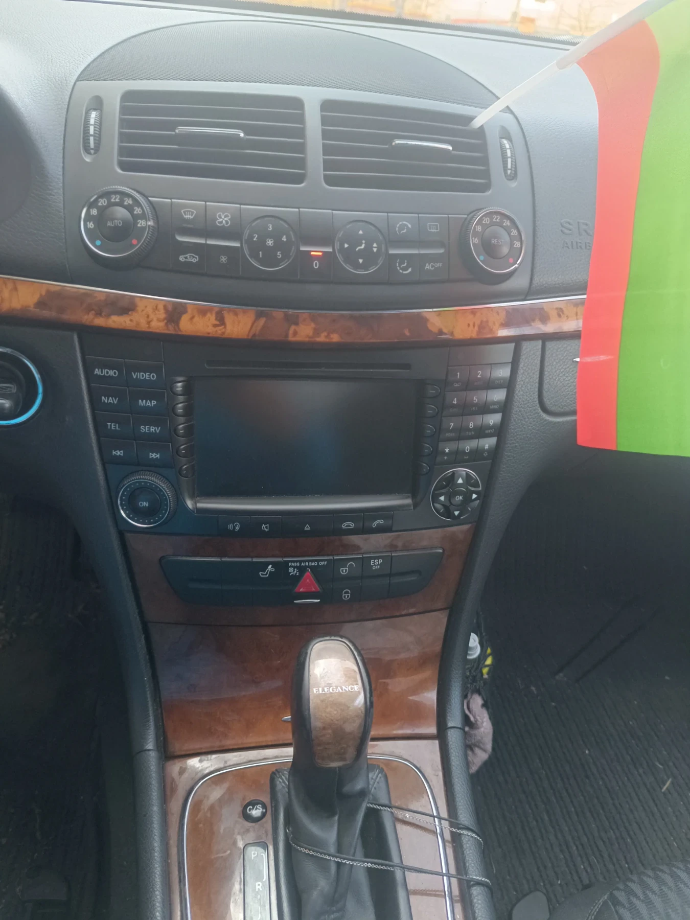 Mercedes-Benz E 280, снимка 4 - Автомобили и джипове - 53971090