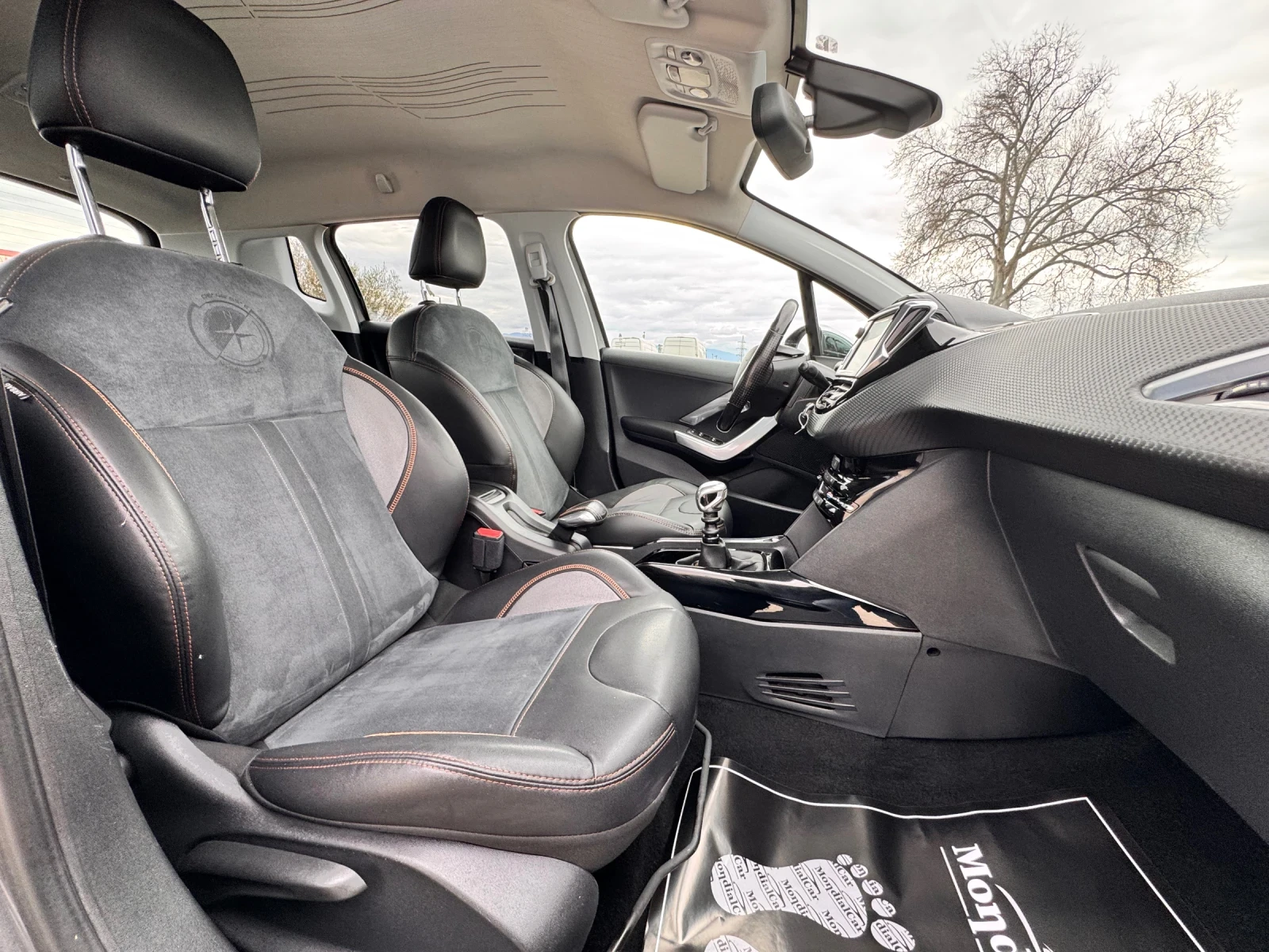 Peugeot 2008 1.6 BlueHDI Urban Cross, снимка 13 - Автомобили и джипове - 54031759