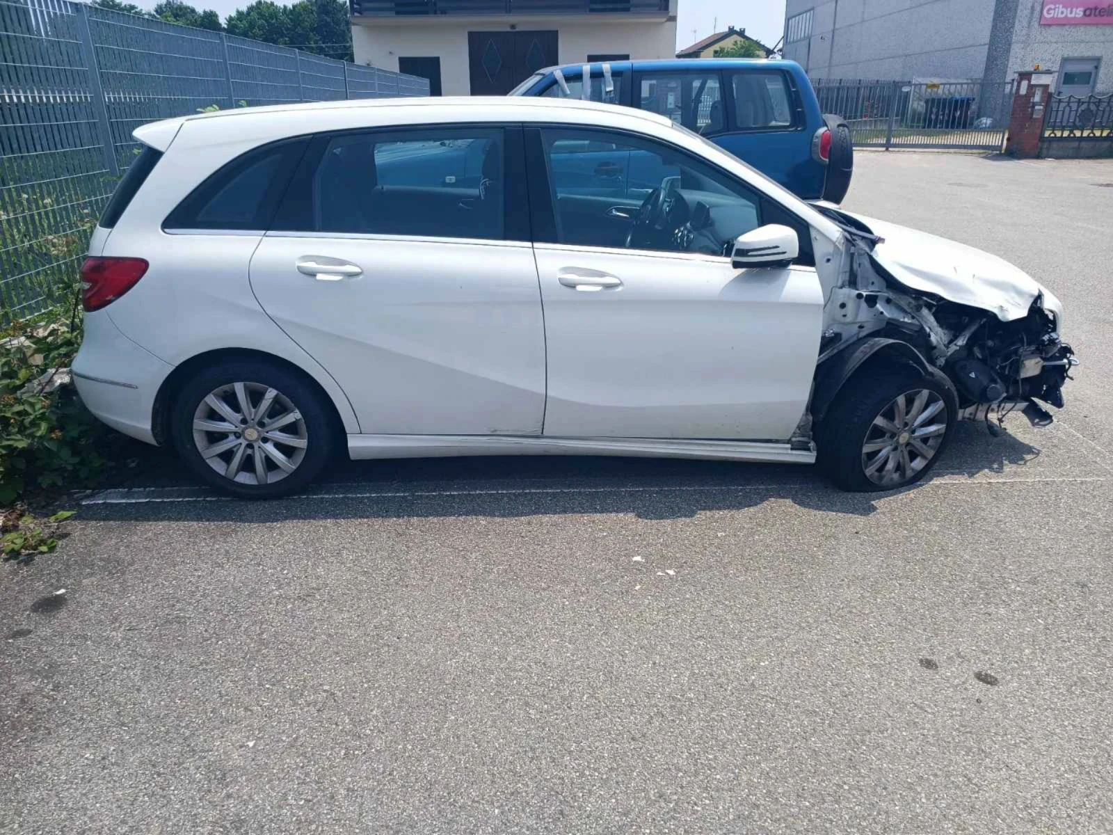 Mercedes-Benz B 180 Само на части , снимка 2 - Автомобили и джипове - 54351678