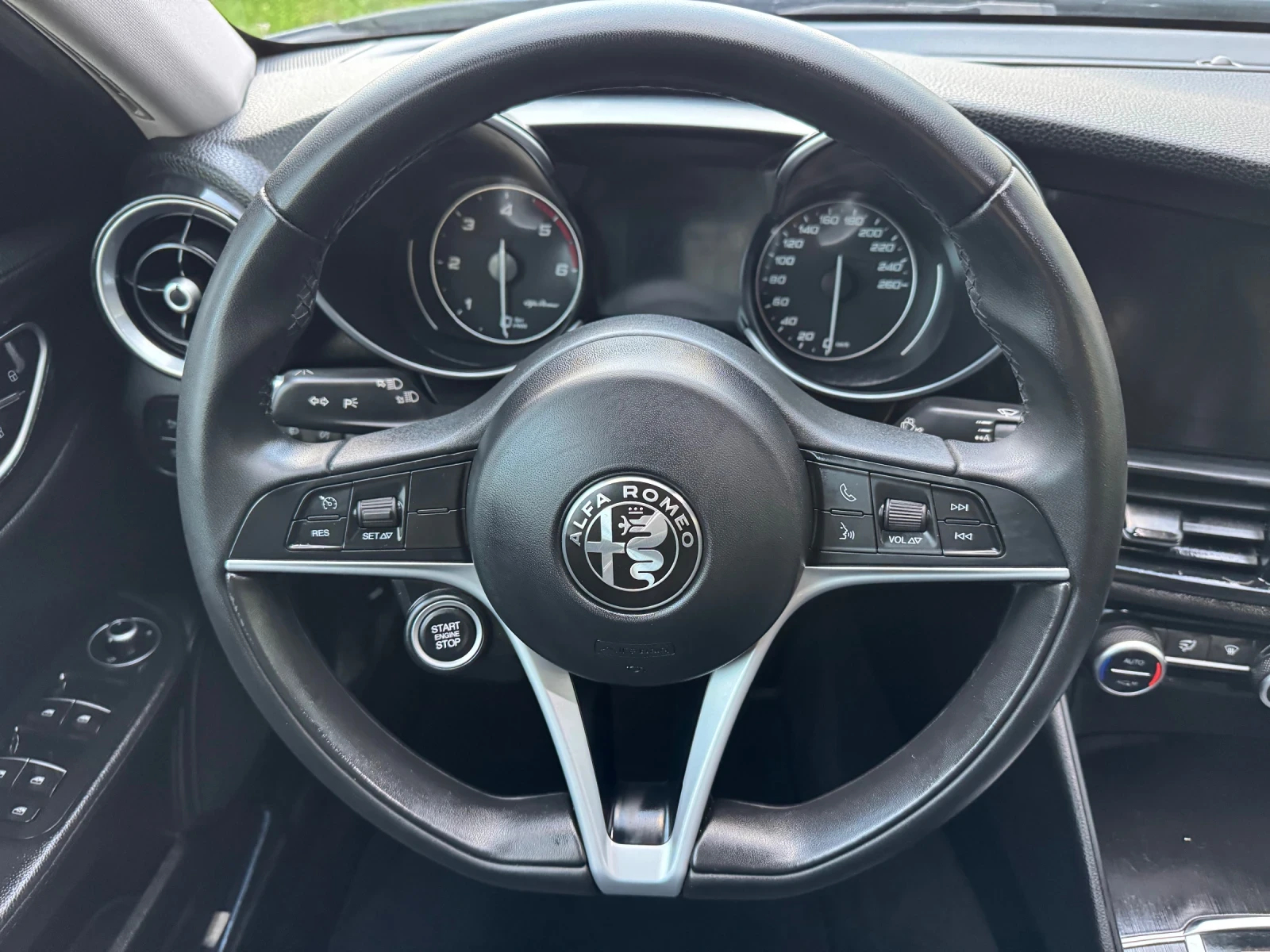 Alfa Romeo Giulia 2.2JTD:;150kc;:Navi;:Koja;:Avtopilot::47000KM;:, снимка 13 - Автомобили и джипове - 54415149