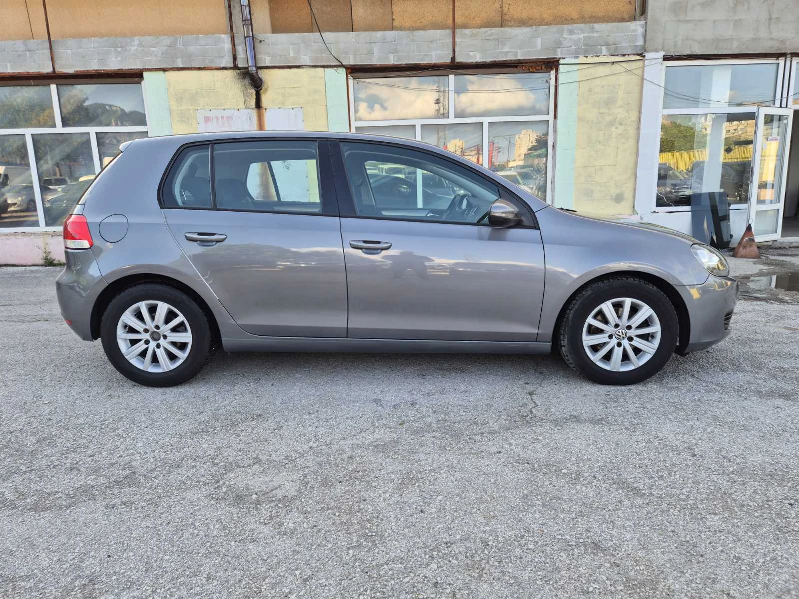 VW Golf 1.6TDI 105К.С. ITALY, снимка 4 - Автомобили и джипове - 54662536