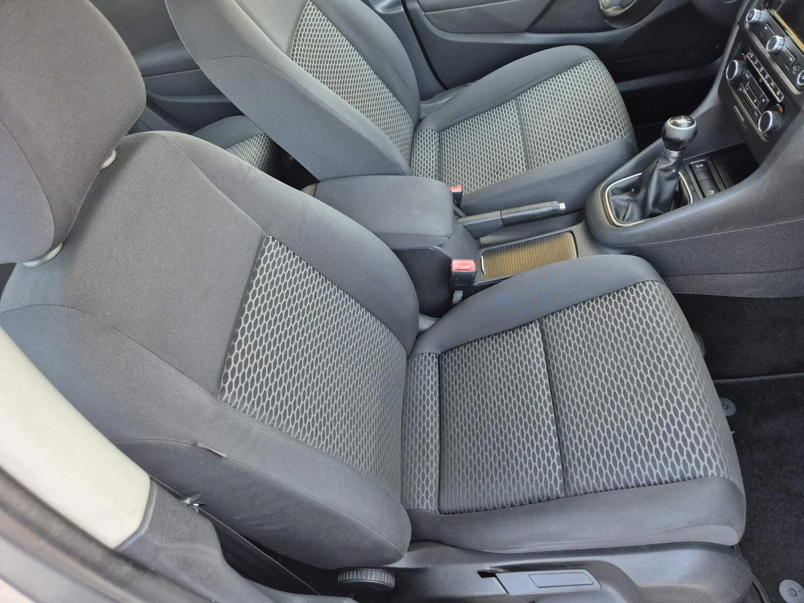 VW Golf 1.6TDI 105К.С. ITALY, снимка 10 - Автомобили и джипове - 54662536