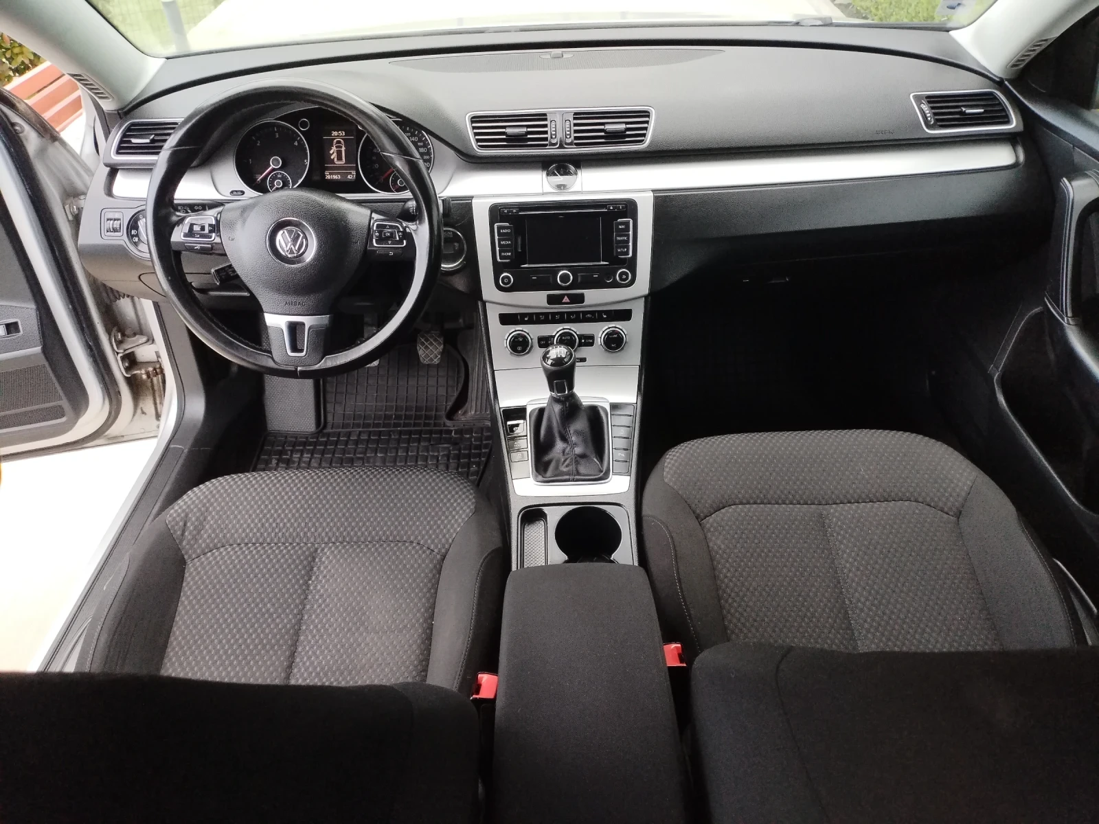 VW Passat 1.6 TDI 105hp Full Navi Climatronic | Mobile.bg � ����������� 12