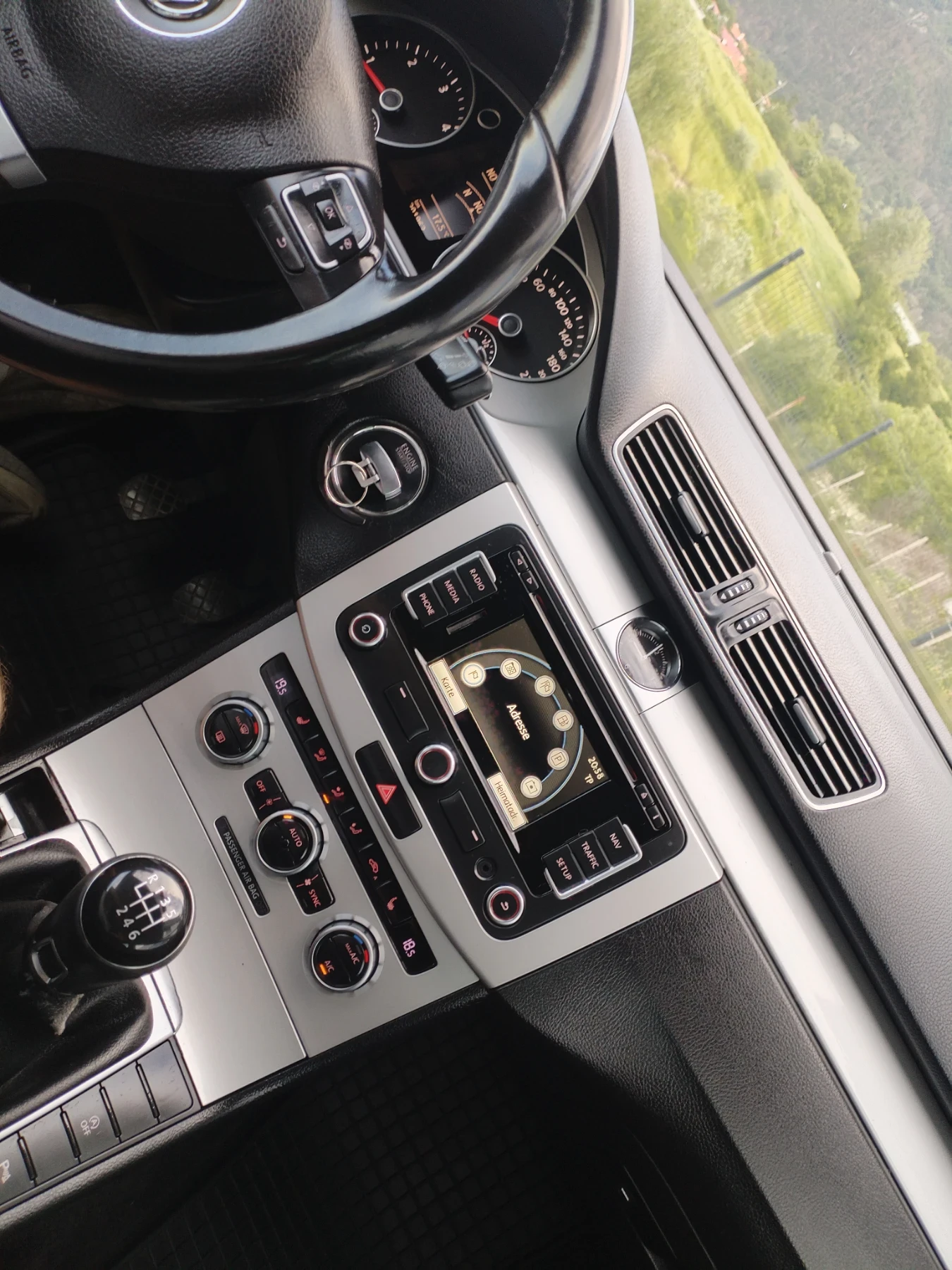 VW Passat 1.6 TDI 105hp Full Navi Climatronic | Mobile.bg � ����������� 16
