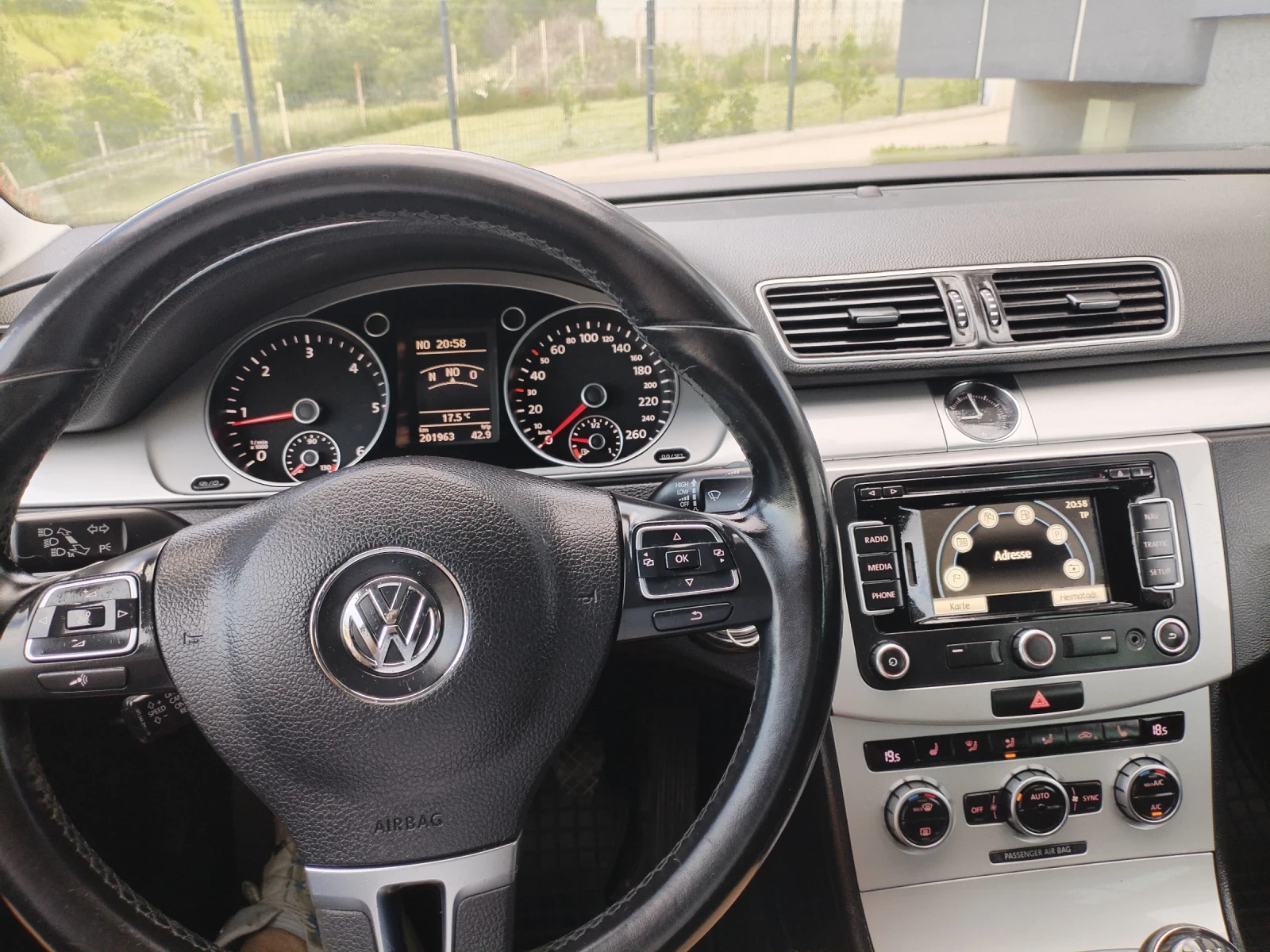 VW Passat 1.6 TDI 105hp Full Navi Climatronic | Mobile.bg � ����������� 15
