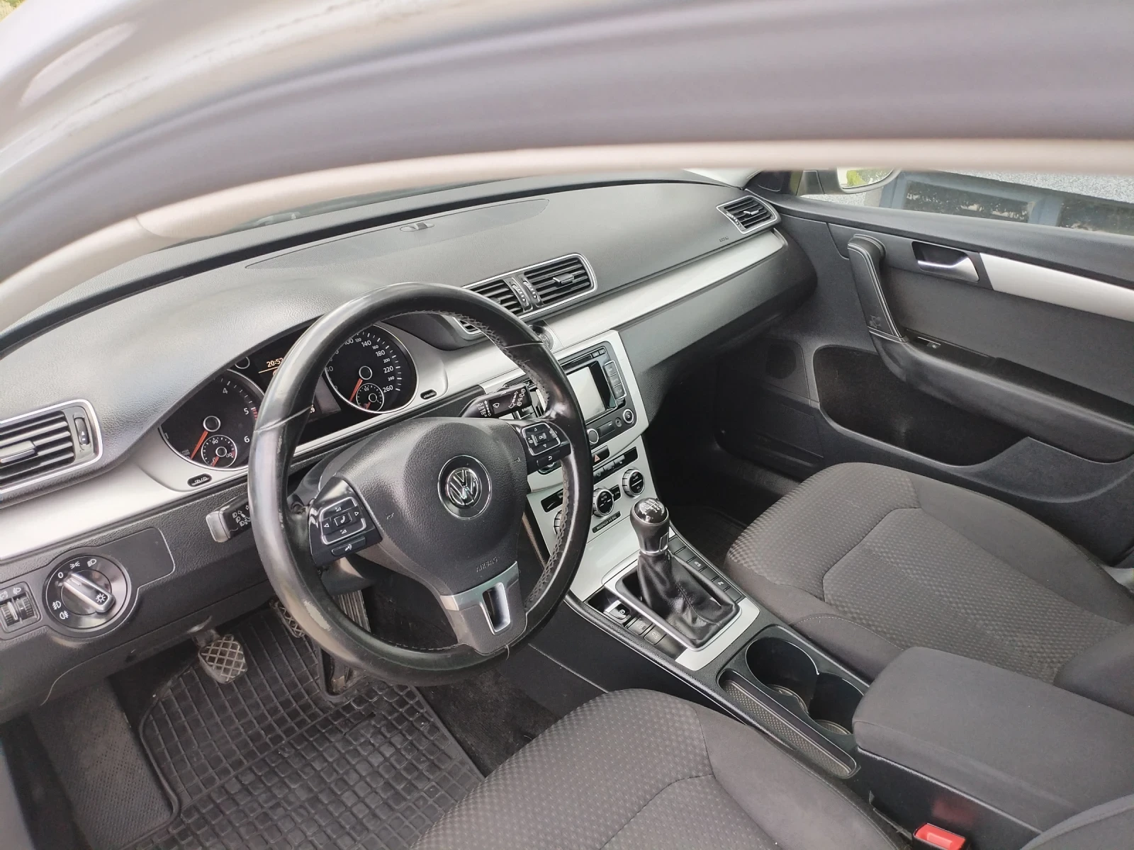 VW Passat 1.6 TDI 105hp Full Navi Climatronic | Mobile.bg � ����������� 10