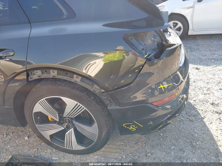 Audi E-Tron Premium Plus Quattro, снимка 6 - Автомобили и джипове - 55004158