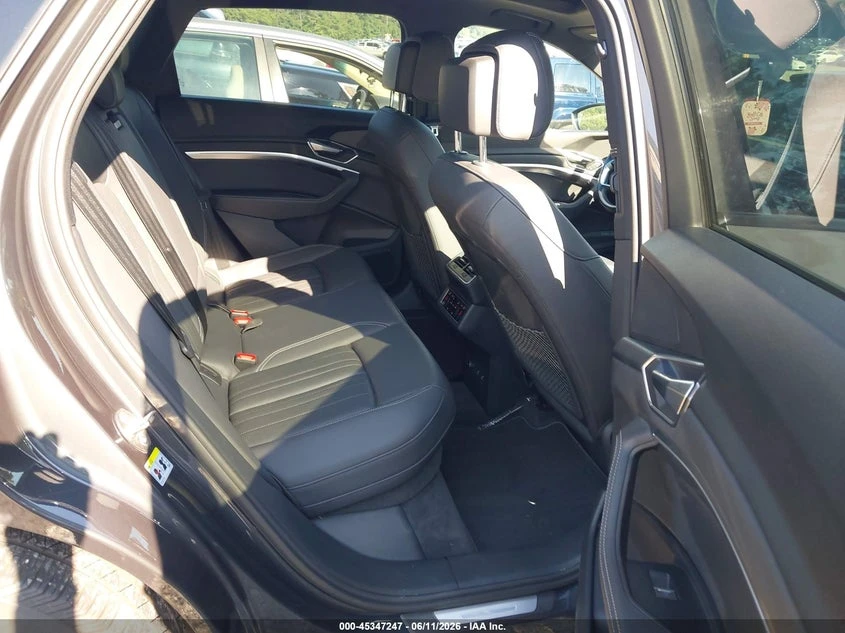 Audi E-Tron Premium Plus Quattro, снимка 8 - Автомобили и джипове - 55004158