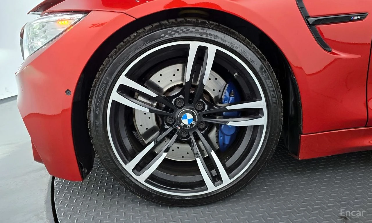BMW M4 ПОДГРЕВИ * ПАНО * KEYLESS * АВТОКРЕДИТ  * H/K, снимка 6 - Автомобили и джипове - 55189010
