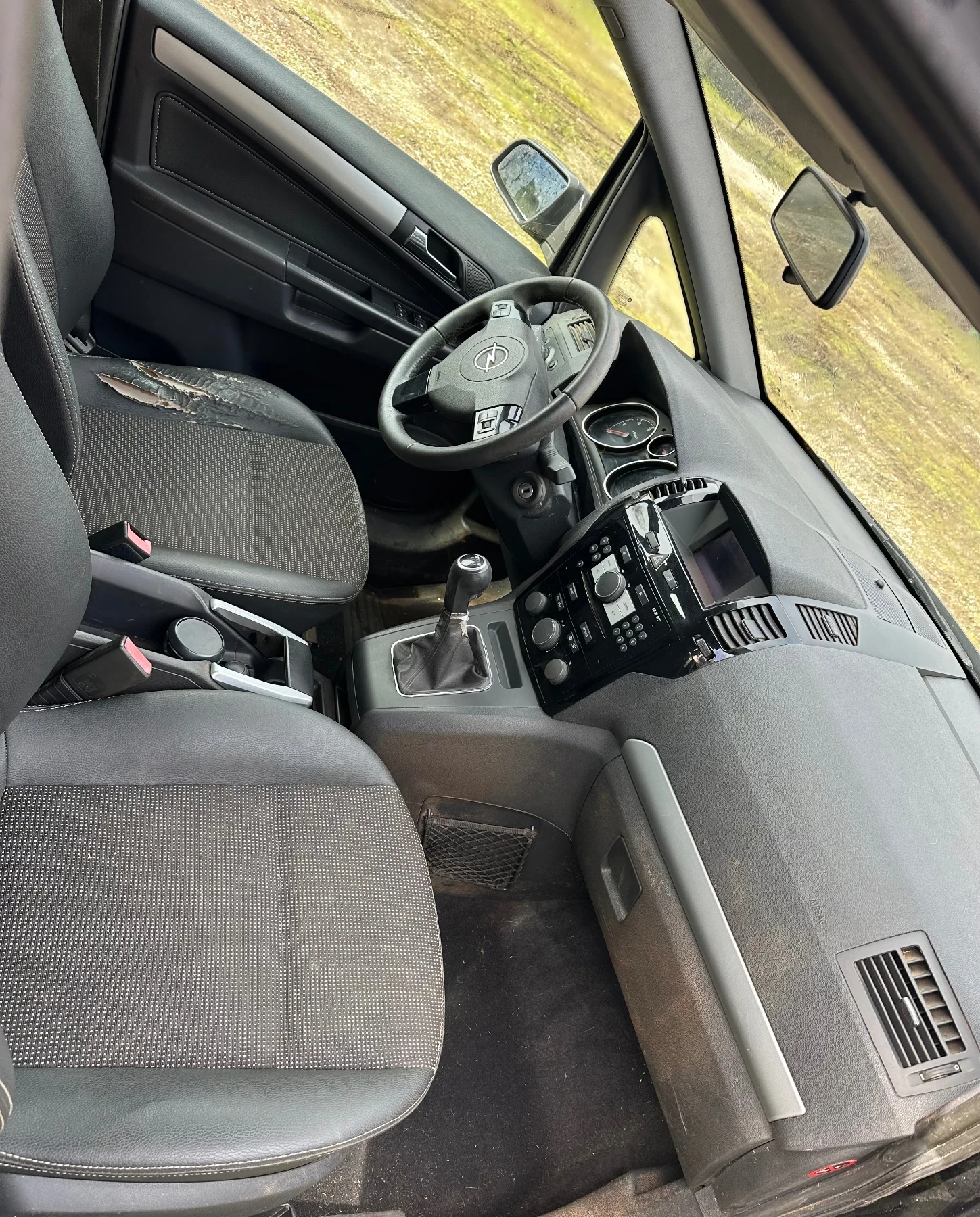 Opel Zafira 1.7 CDTI, снимка 4 - Автомобили и джипове - 55737799