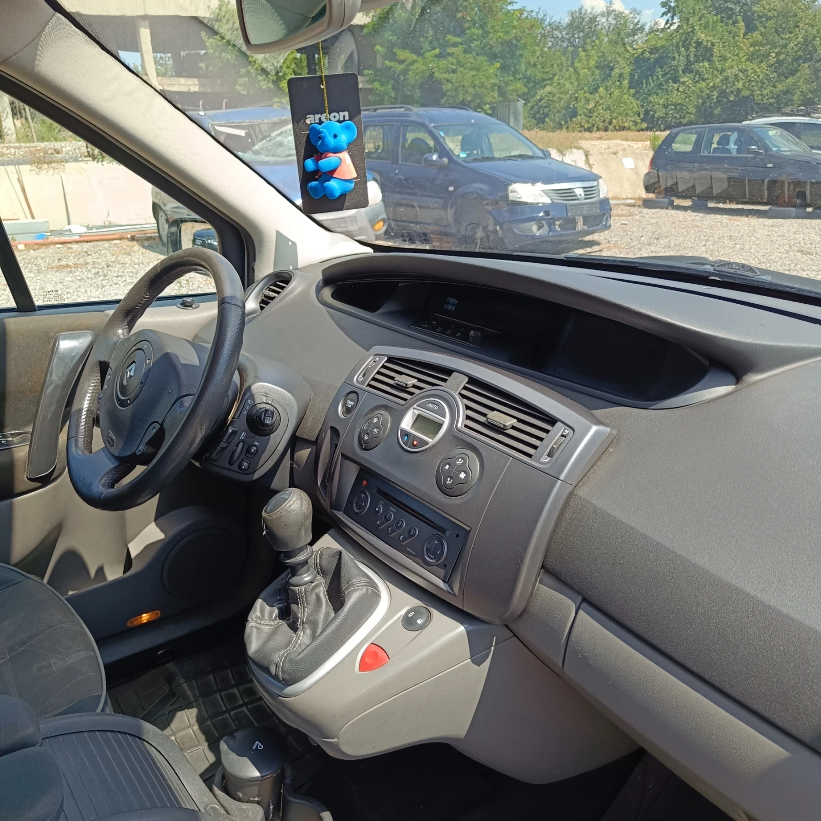 Renault Scenic 1.9dci, снимка 8 - Автомобили и джипове - 56167913