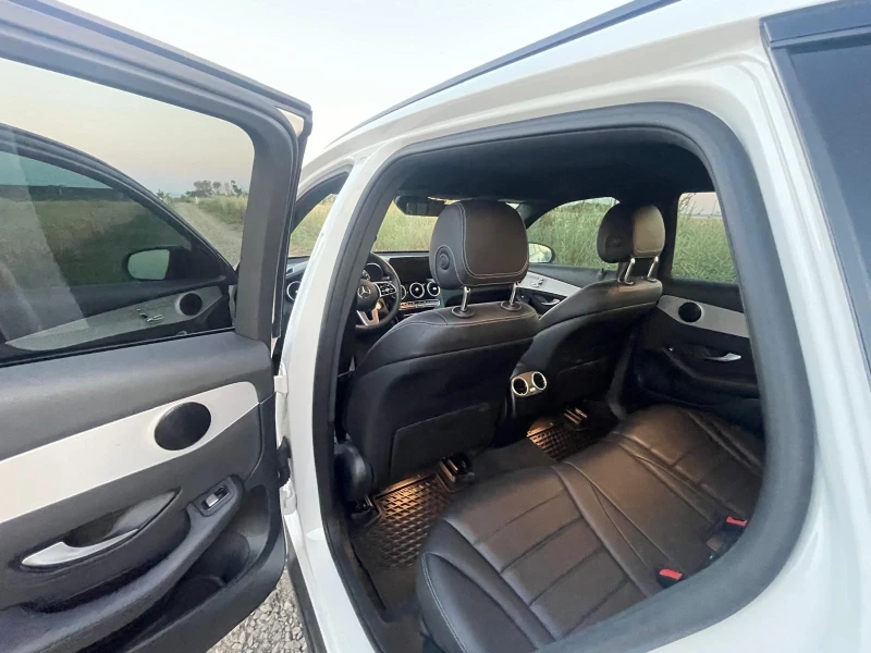 Mercedes-Benz GLC 300 AMG Package, снимка 10 - Автомобили и джипове - 52347731