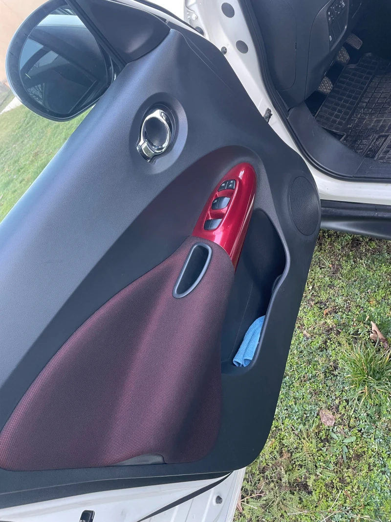 Nissan Juke 1.6i 16V, снимка 12 - Автомобили и джипове - 53013612