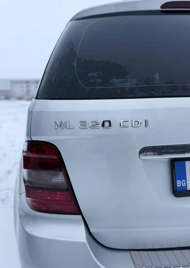Mercedes-Benz ML 320 CDI* ОБСЛУЖЕН* ЗИМНИ И ЛЕТНИ ГУМИ С ДЖАНТИ* 4X4 , снимка 14 - Автомобили и джипове - 53215258