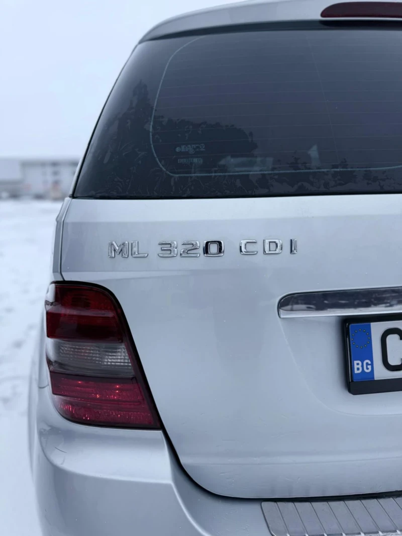 Mercedes-Benz ML 320 ОБСЛУЖЕН* 2 КОМПЛЕКТА ДЖАНТИ + 2 КОМПЛЕКТА ГУМИ !!, снимка 8 - Автомобили и джипове - 53123642