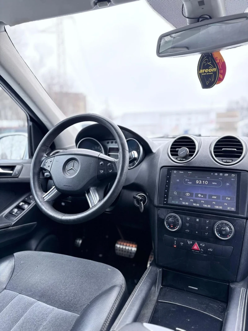 Mercedes-Benz ML 320 CDI* ОБСЛУЖЕН* ЗИМНИ И ЛЕТНИ ГУМИ С ДЖАНТИ* 4X4 , снимка 17 - Автомобили и джипове - 53215258