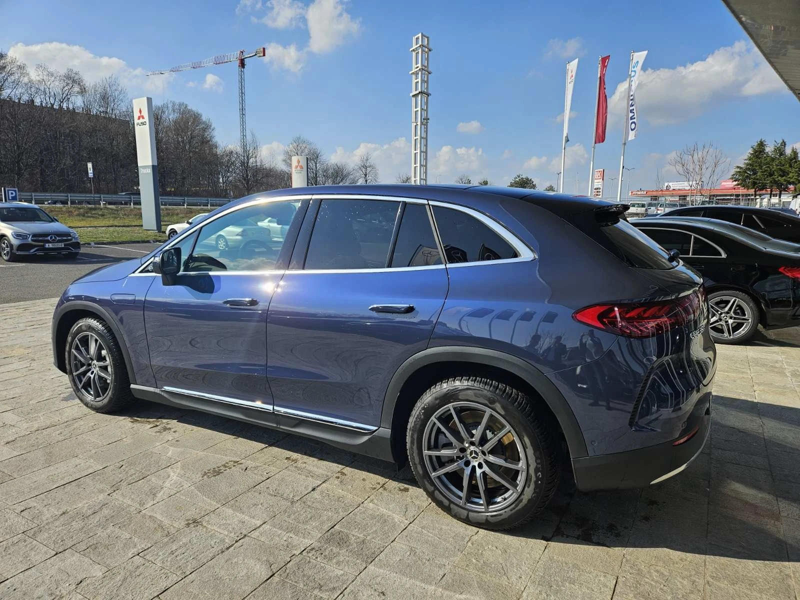 Mercedes-Benz EQE 4M SUV - изображение 4